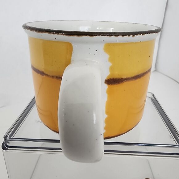 Stonehenge Midwinter "Sun" Tea Coffee Mug Yellow Cream Orange New Made England - Picture 2 of 6